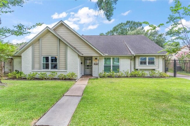 Primary Photo - 5747 Rutherglenn Dr