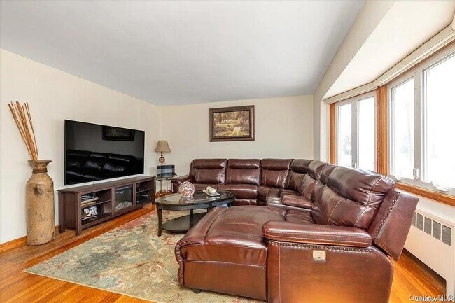 Primary Photo - 59 W Fenimore St