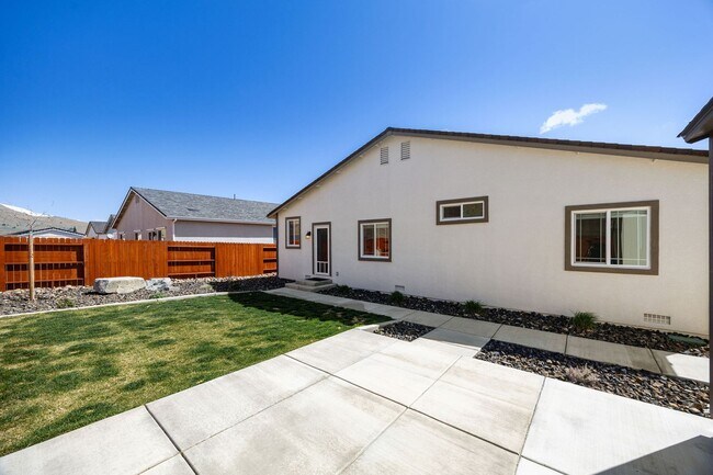 Building Photo - New 3 bedroom/2 bath/3 car garage for Rent