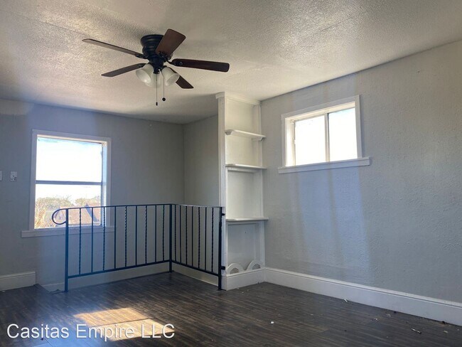 Building Photo - 1 br, 1 bath House - 7404  Navigation Blvd...