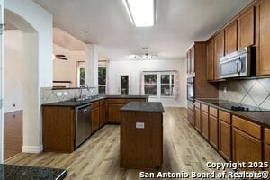 Building Photo - 25914 Mission Bluff