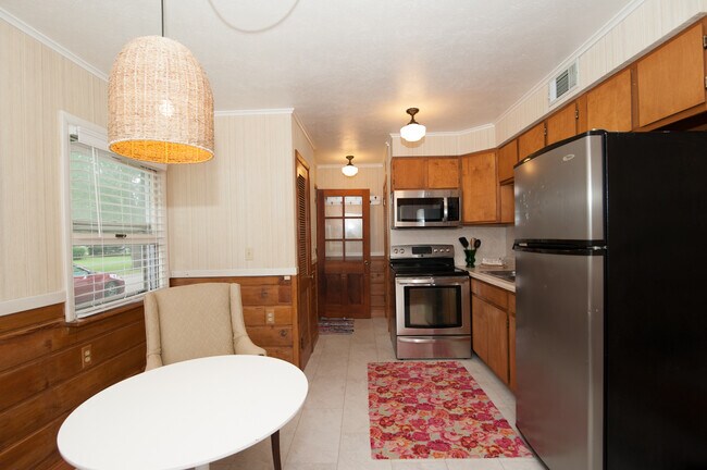 Primary Photo - 219 S Gull Lake Dr