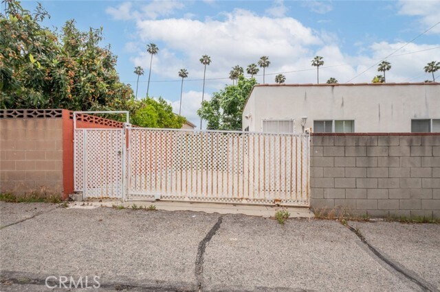 Building Photo - 1329 Linden Ave