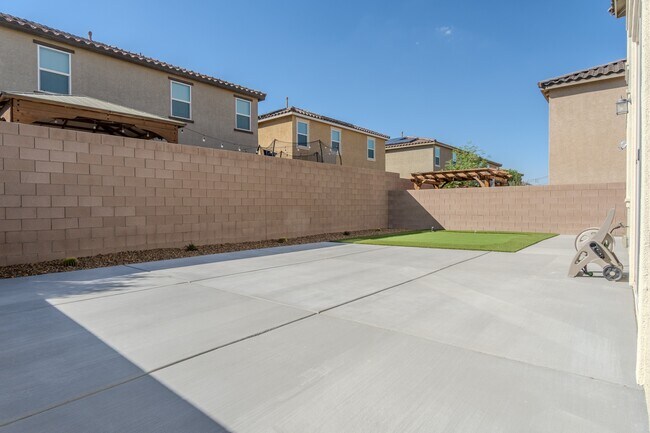 Building Photo - 10289 Massachusetts Ln