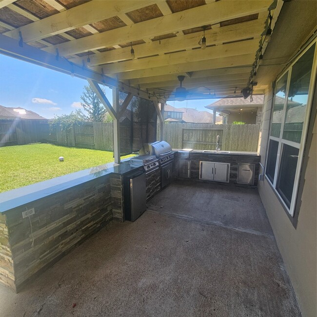 Building Photo - 11518 Harmony Summit Trce