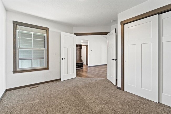 Building Photo - Beautiful New home in Post Falls
