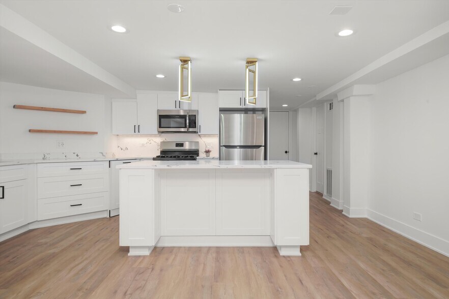 Building Photo - 2613 N Fairfield Ave