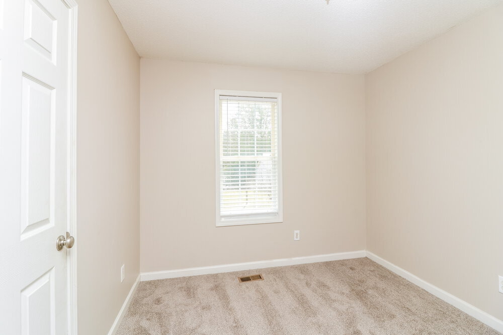 Building Photo - 425 River Trace Dr