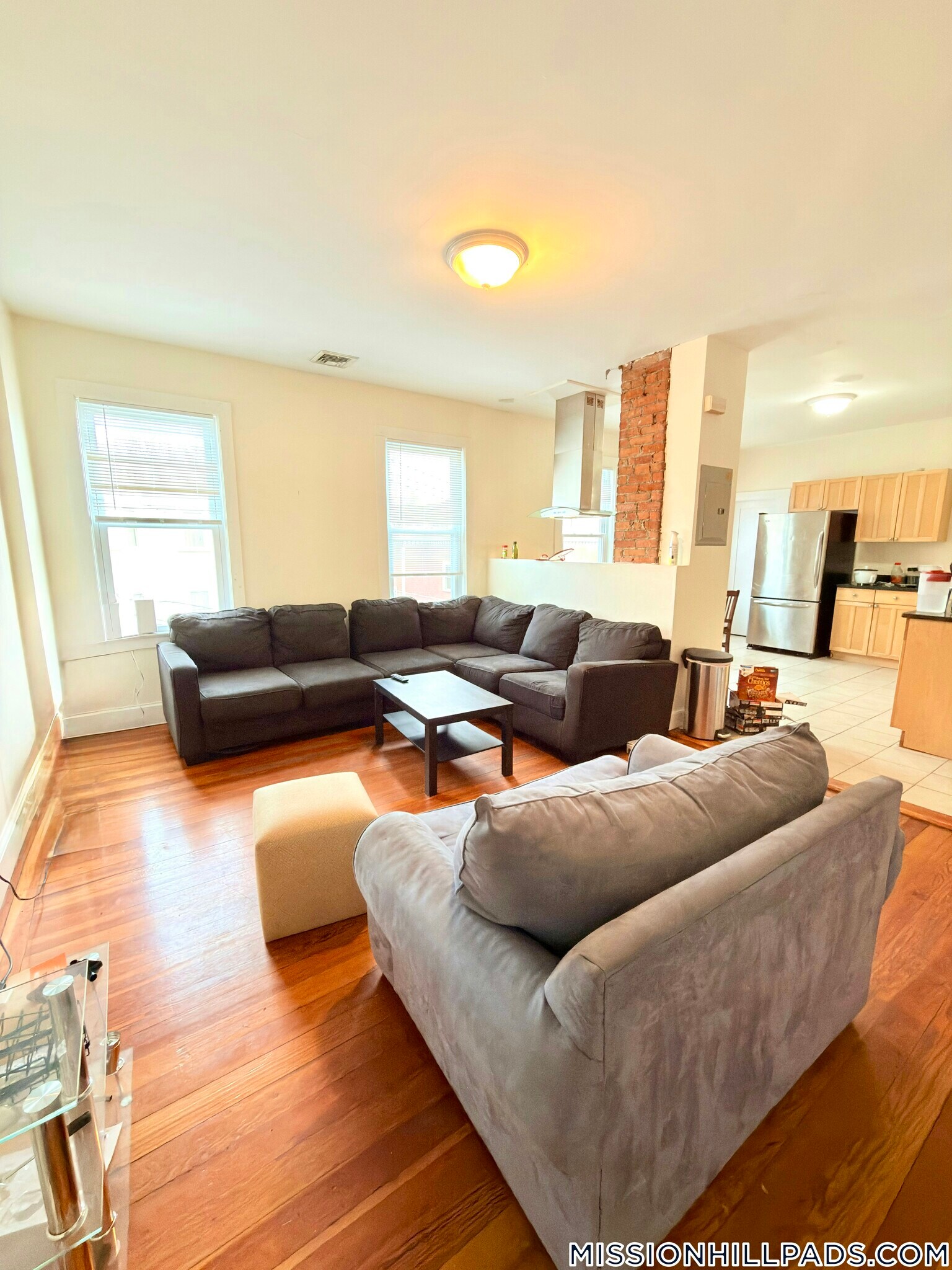 Building Photo - 18 Lawn St