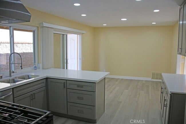 Building Photo - 2538 Alona St