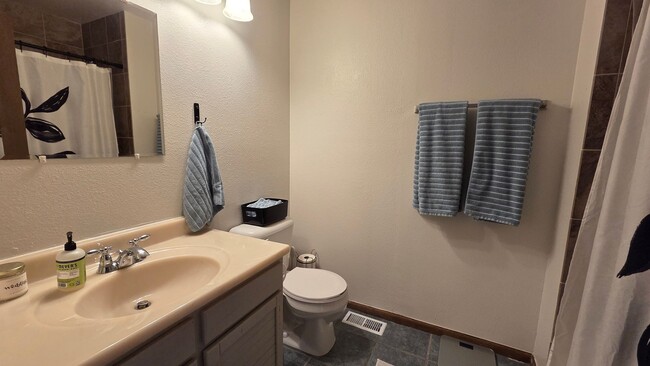 Building Photo - Fantastic 4BR, 3.5BA! Deck, FP, great yard, location!! (Regal)