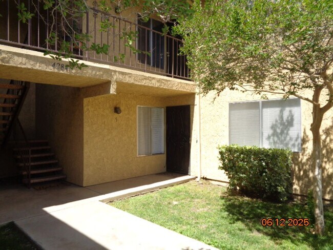 Building Photo - Single Story Condo in Park Somerset complex