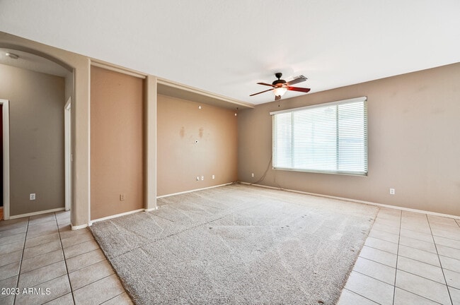 Building Photo - 1453 E Saragosa St