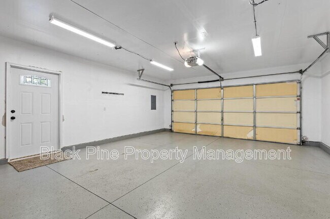 Building Photo - 2117 S Crimson Rose Way