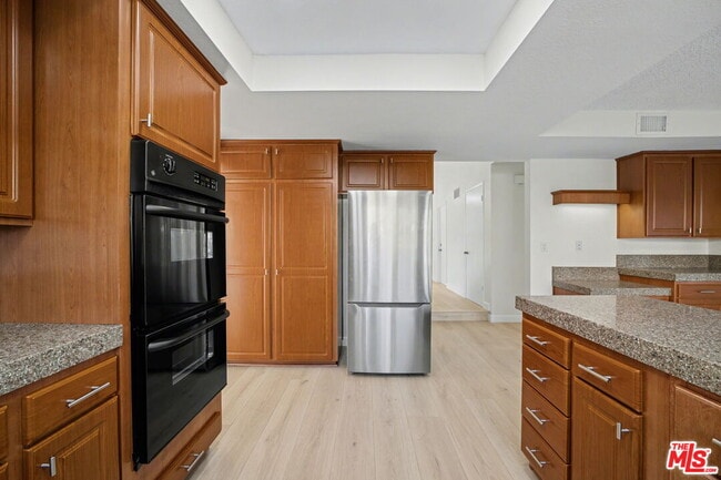 Building Photo - 243 Blanquita Way