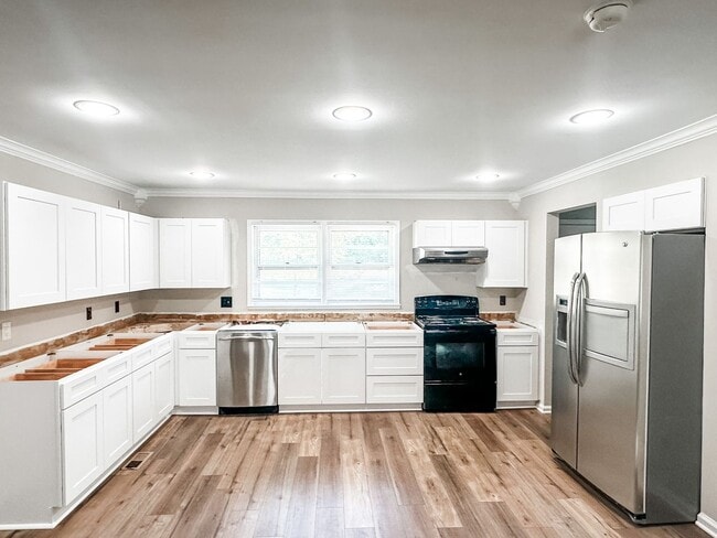 Building Photo - Charming 3 bedroom, 2 bath home in Lenoir ...
