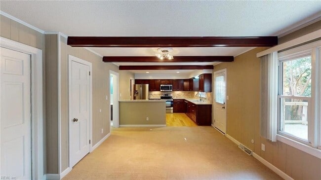 Building Photo - 707 Sir Walter Cir