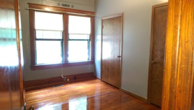 Building Photo - HOUSE FOR RENT!