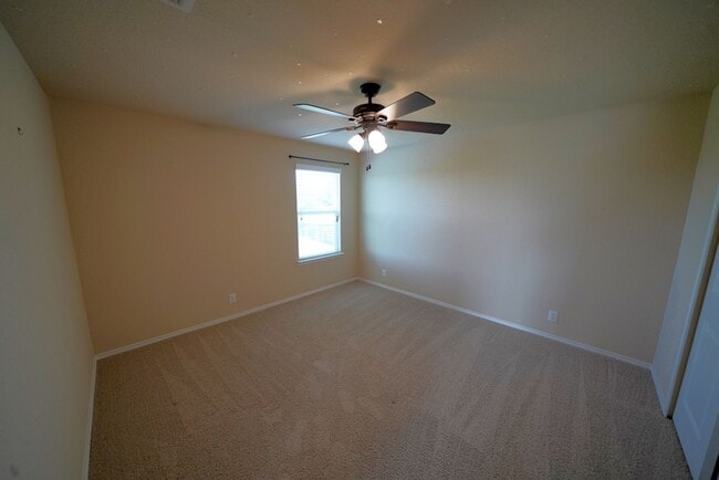 Building Photo - Gorgeous Selma Living with a Inground Pool! Realtor Commission: $625