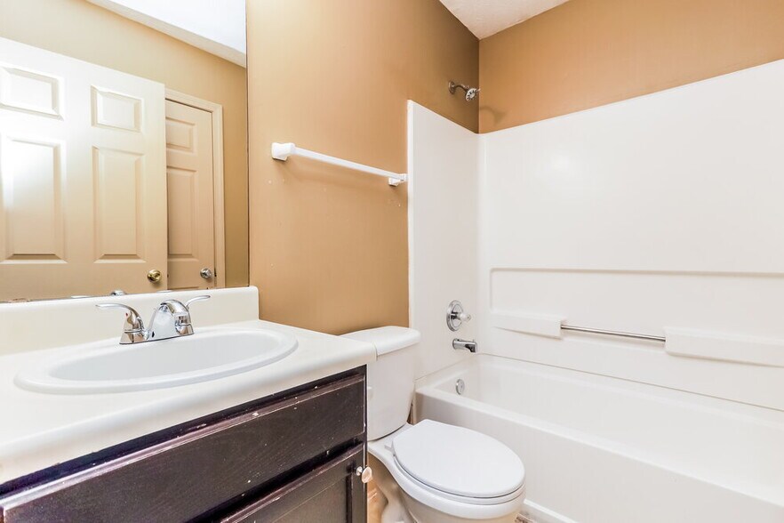 Building Photo - 5028 Burling Mill Dr