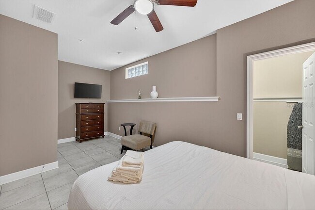 Building Photo - 14525 Damai Ln