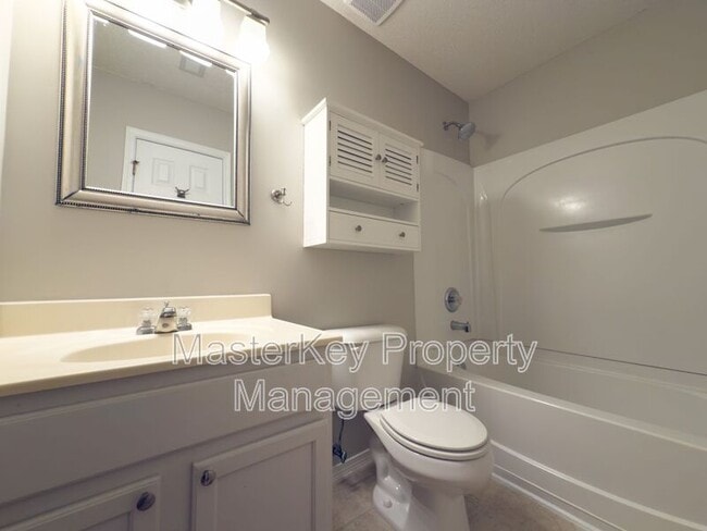 Building Photo - 2915 Skybrook Ln