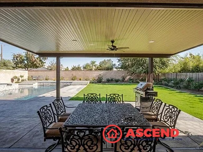 Building Photo - Stunning Home Near Frontier Highschool!