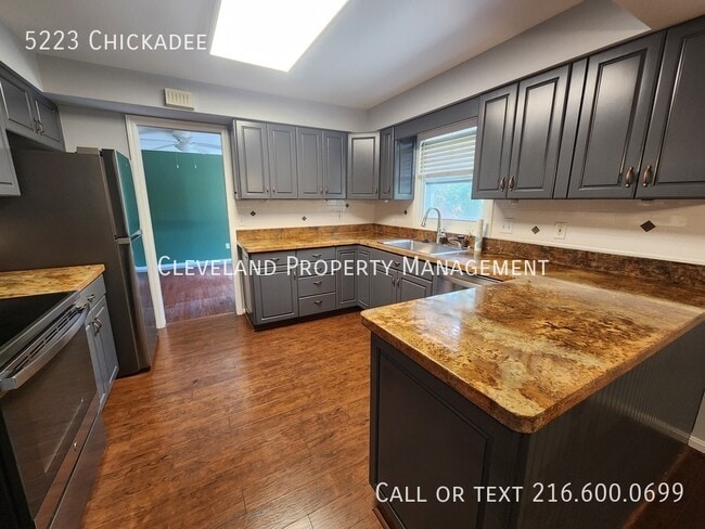 Building Photo - 5223 Chickadee Ln