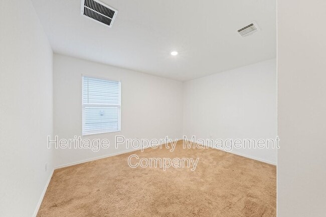 Building Photo - 140 Wood Moss Dr