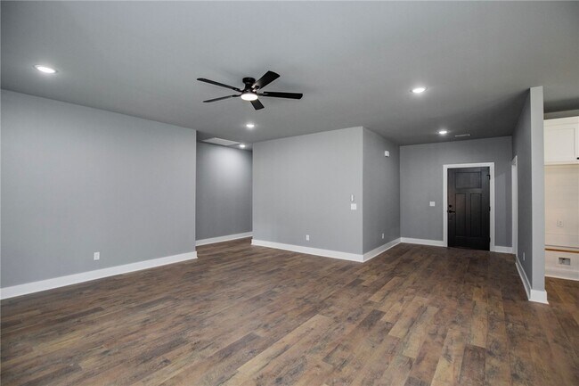 Building Photo - 47 Overton Dr