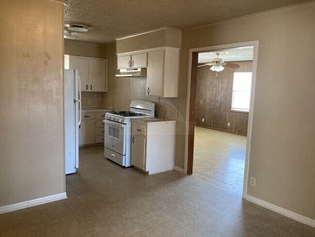 Building Photo - 1315 Jefferis Ave