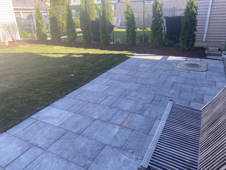 Building Photo - 3343 N Troy St