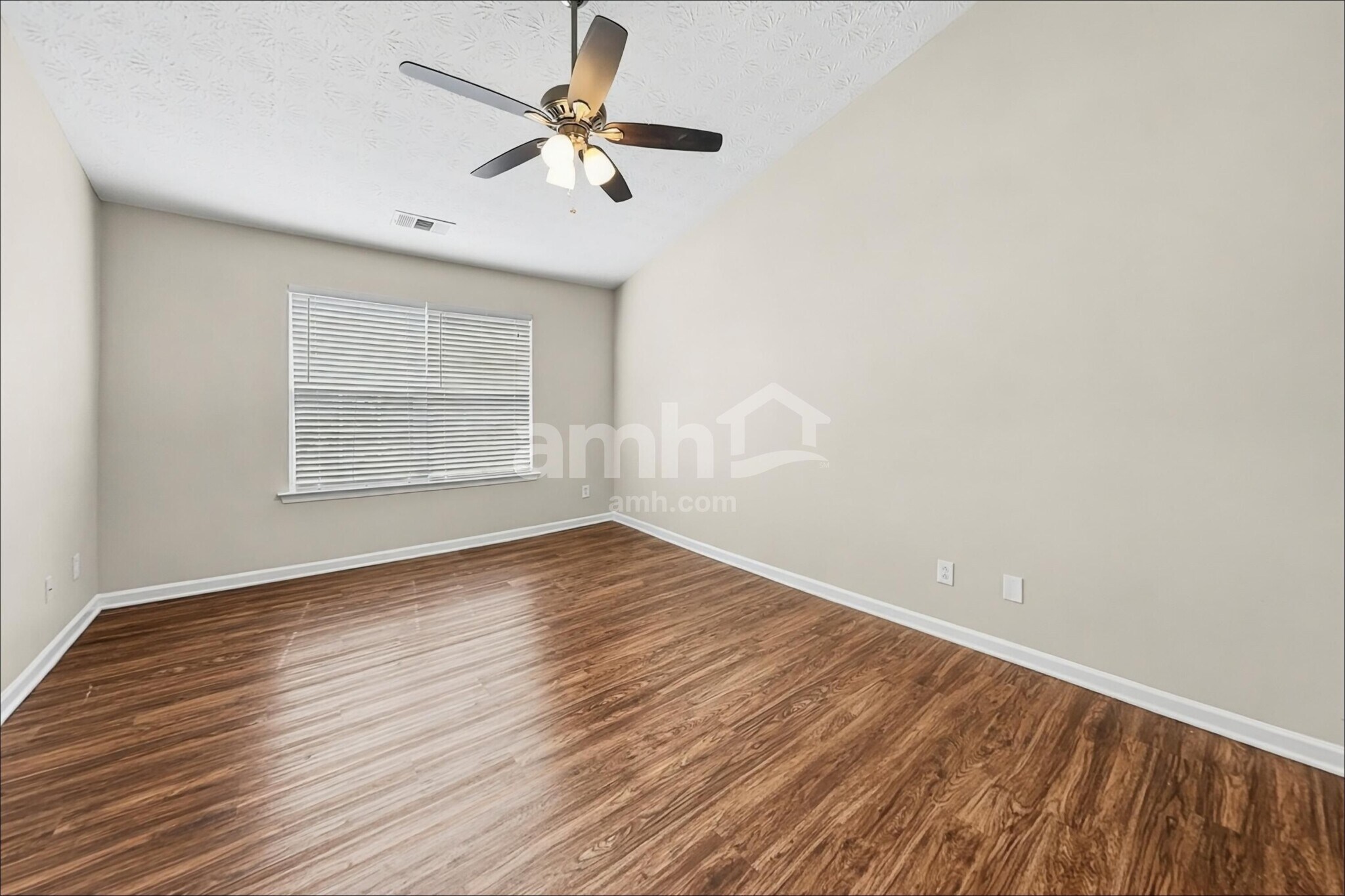 Building Photo - 6252 Whitetail Ct NW