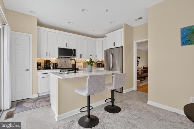 Building Photo - 8814 Hunting Lodge Ct