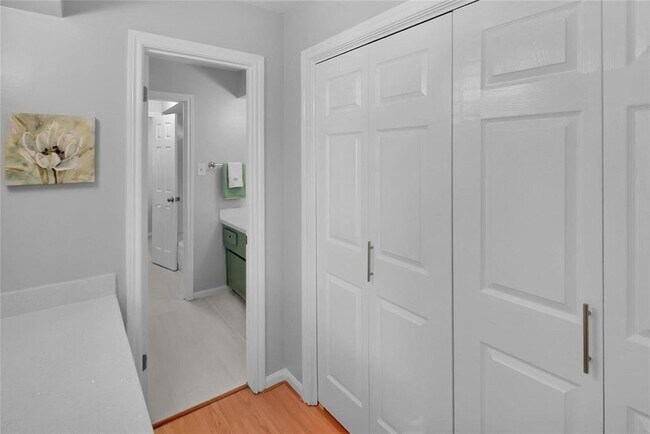 Building Photo - 8868 Kempwood Dr