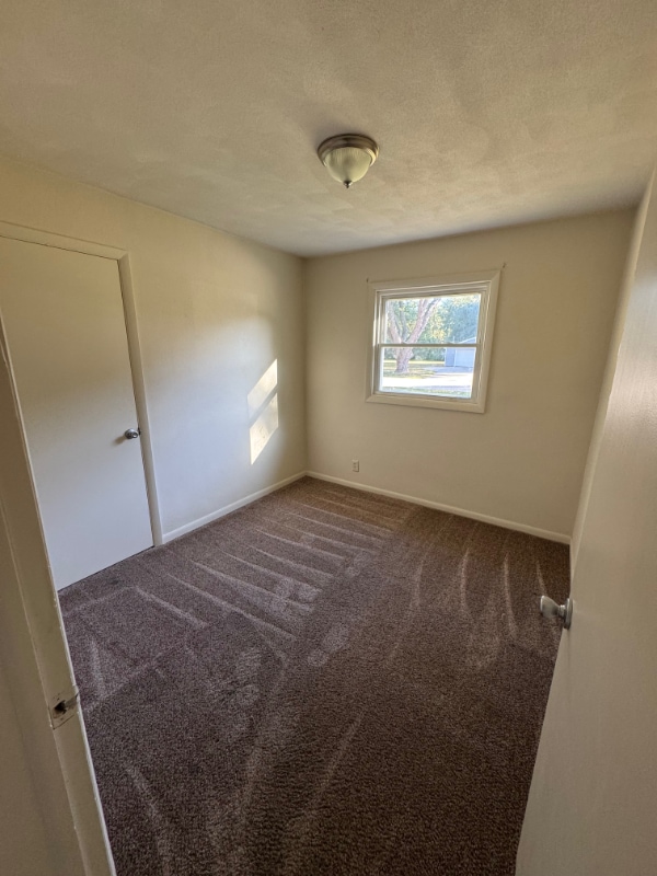 Building Photo - 1415 Hackberry Ln