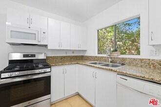 Building Photo - 18350 Hatteras St