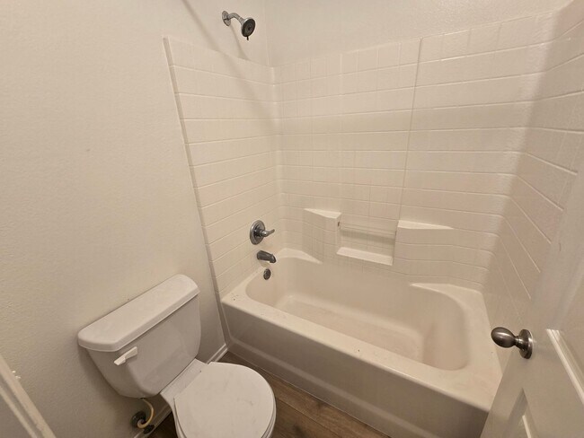 Building Photo - Moreno Valley Single Story Home