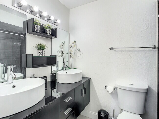 Building Photo - Westwood Boulevard, Orlando, FL 32821 - 2 ...