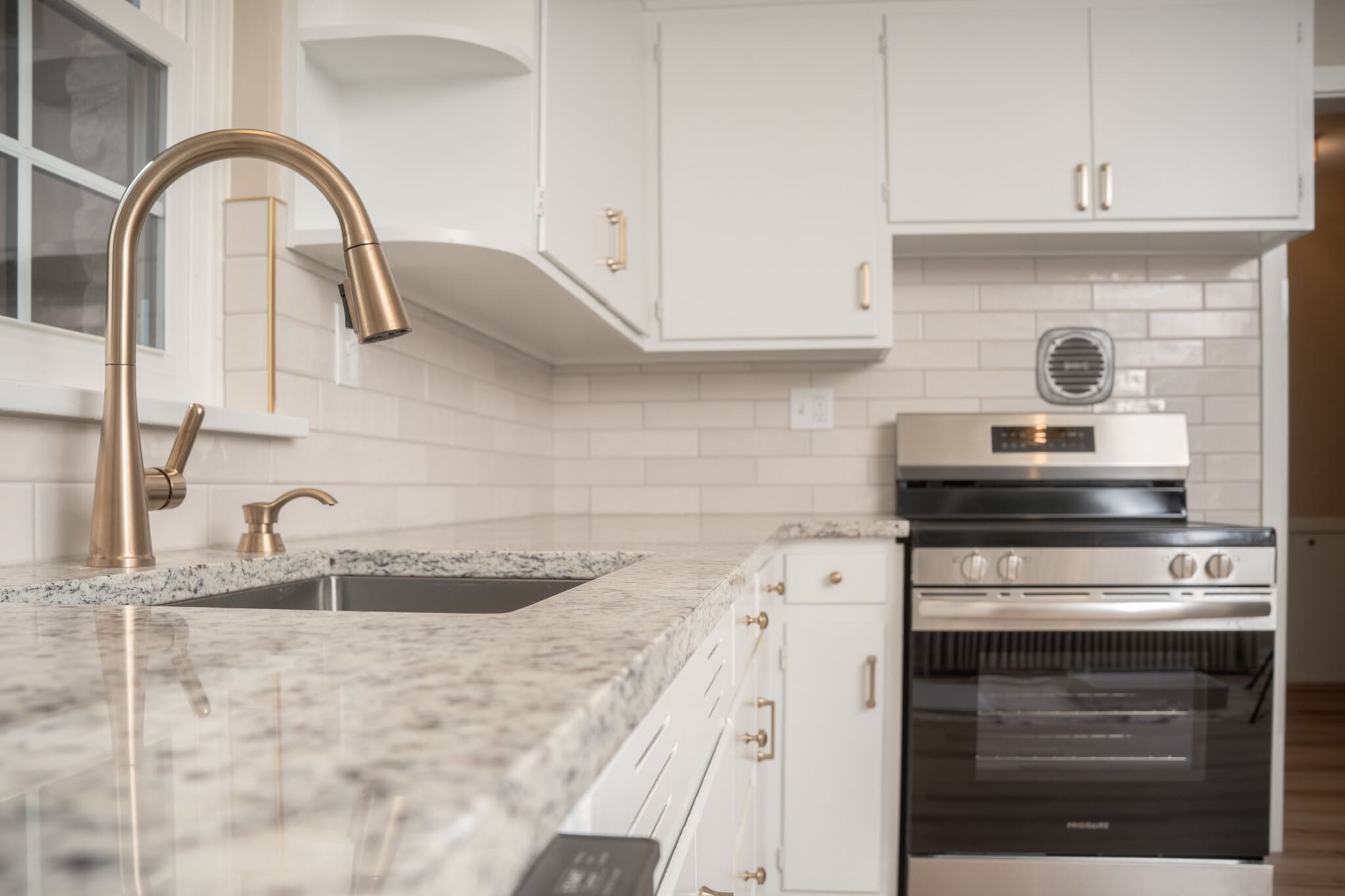 Building Photo - 101 41st St