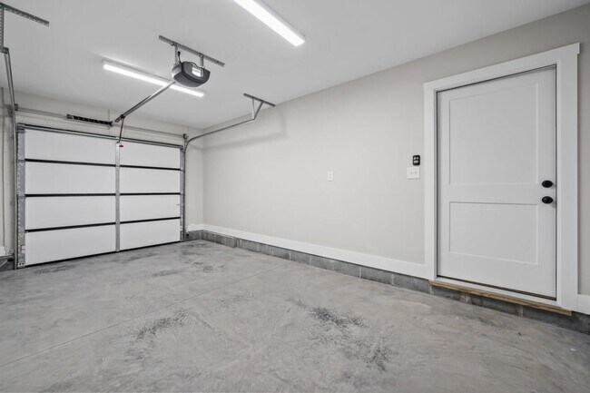 Building Photo - 126 Shipman Dr