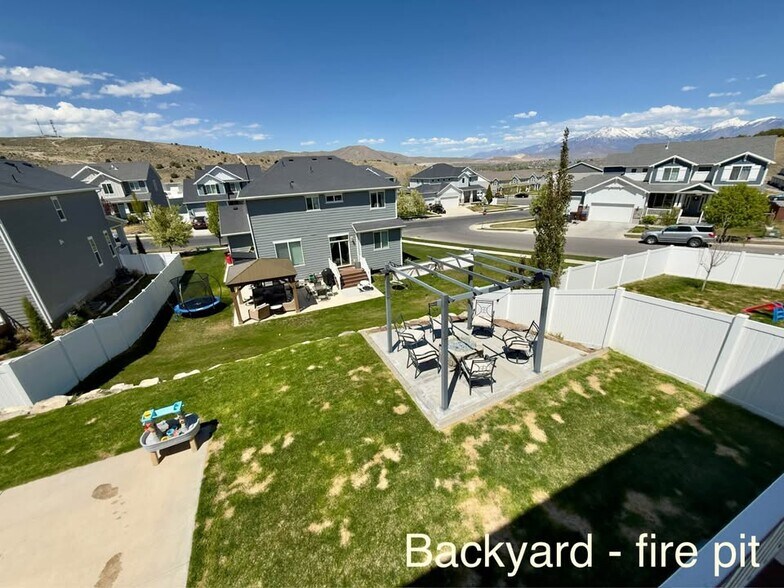 Building Photo - 2693 E Gambel Oaks Dr