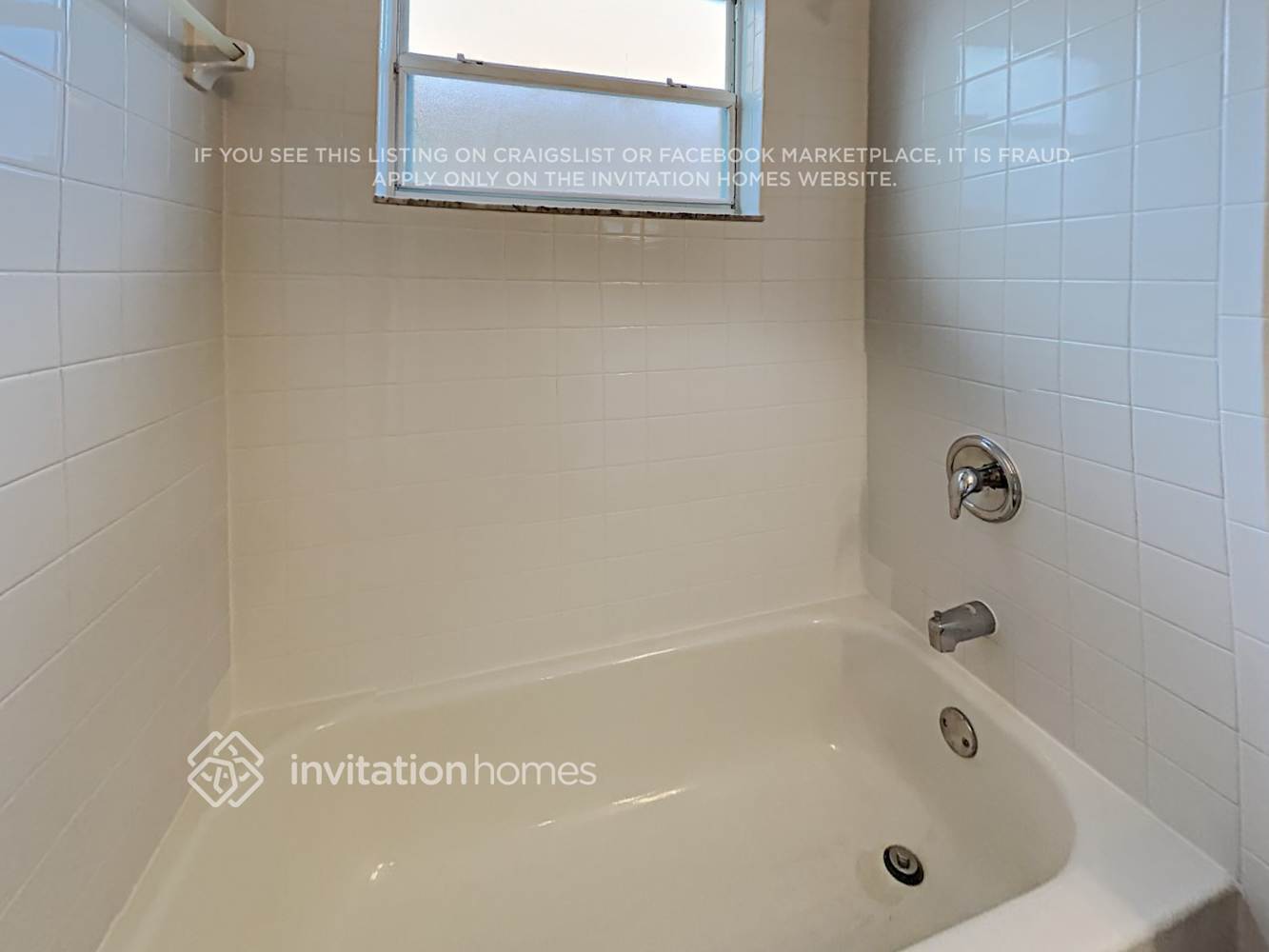 Building Photo - 13768 Meadowpark Ave