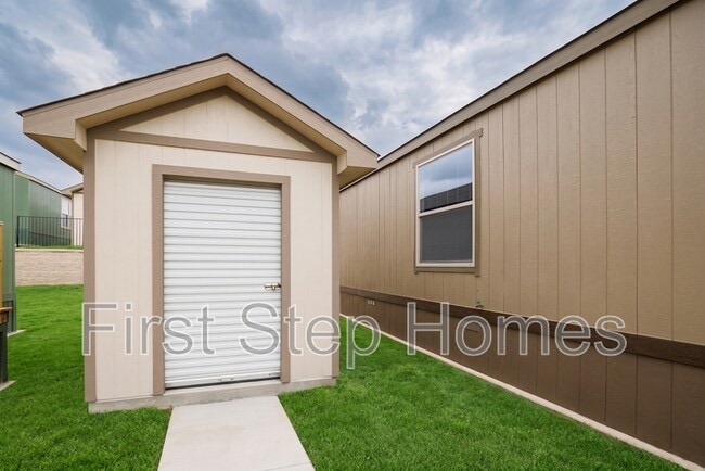 Building Photo - 1210 Orizaba