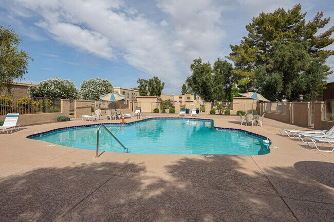 Building Photo - 8372 E Solano Dr