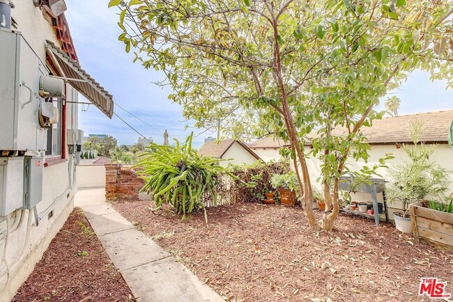 Building Photo - 288 S Coronado St