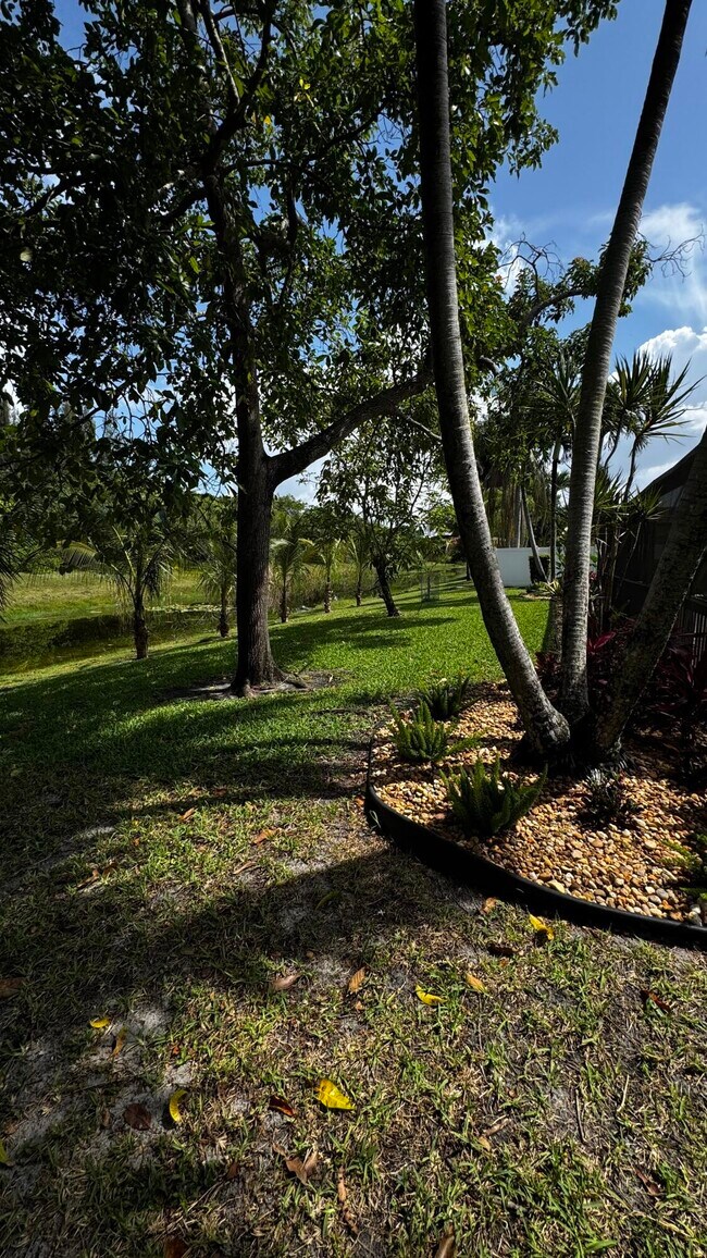 Building Photo - 11822 Island Lakes Ln
