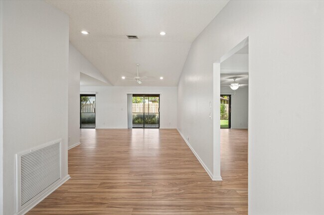 Building Photo - 13511 Jonquil Pl