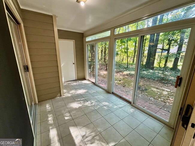 Building Photo - 57 Doranne Ct