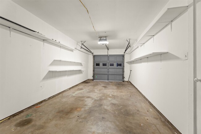 Building Photo - 6148 Indigo St